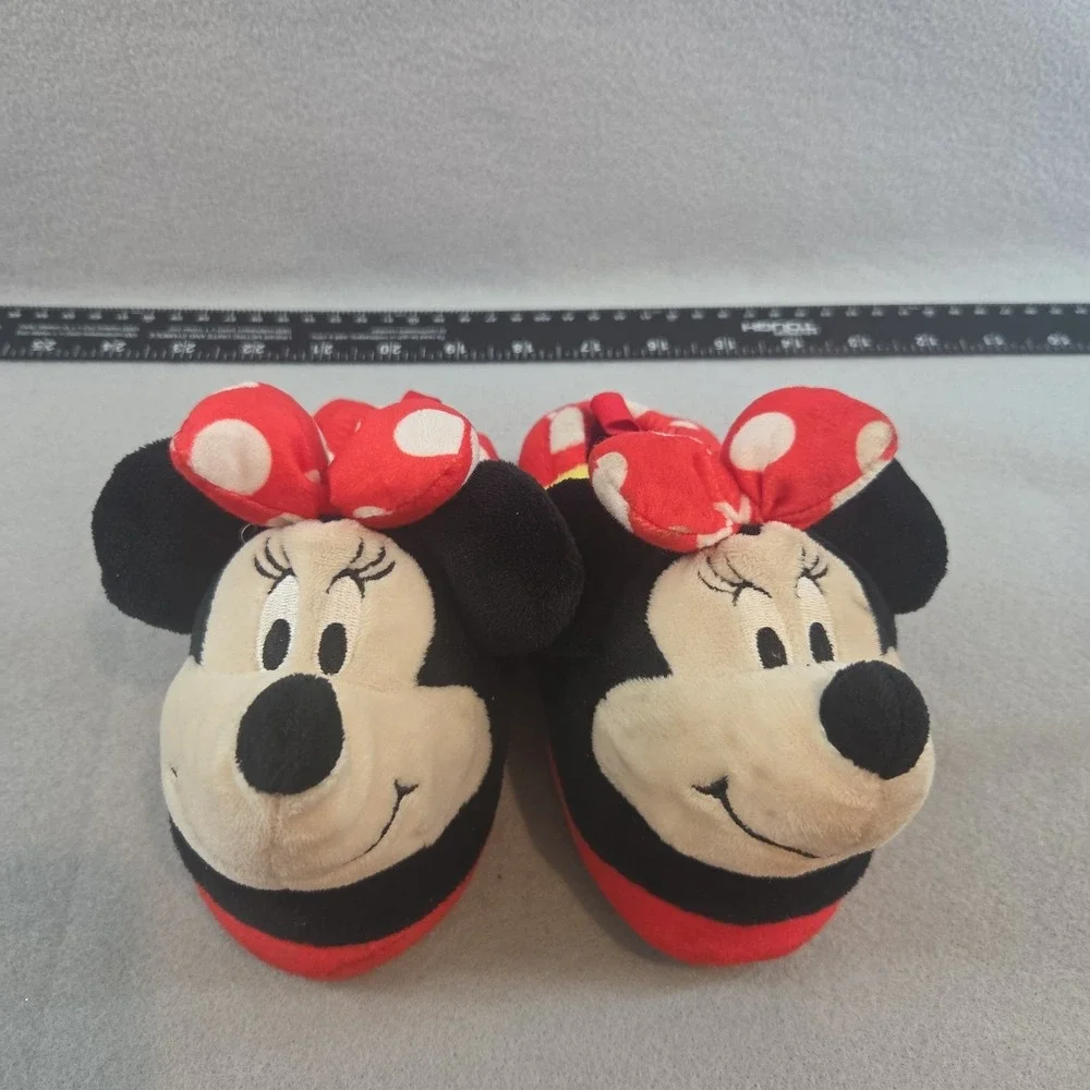 Minnie Mouse Toddler Slippers, Size 7/8‎
